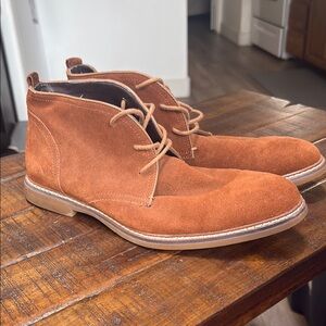 Men's Tan Suede Chukka Boots